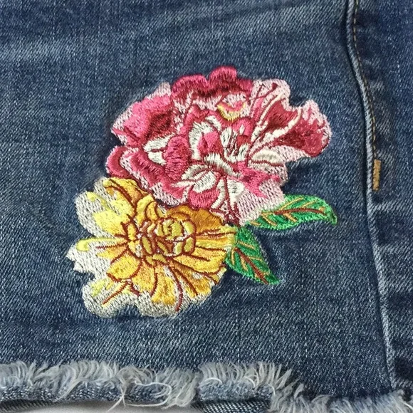 OLD NAVY Flower shorts - Picture 5 of 5